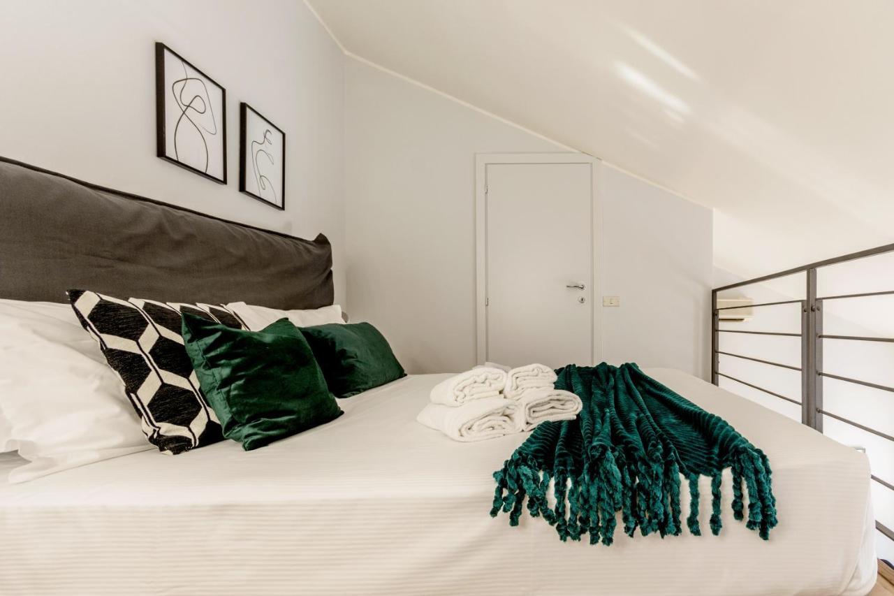 Modern Simplicity In Milan Centre Apartment Luaran gambar